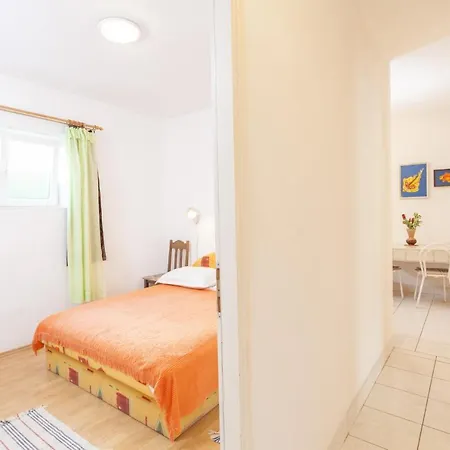 With A Parking Space - 15445 شقة *