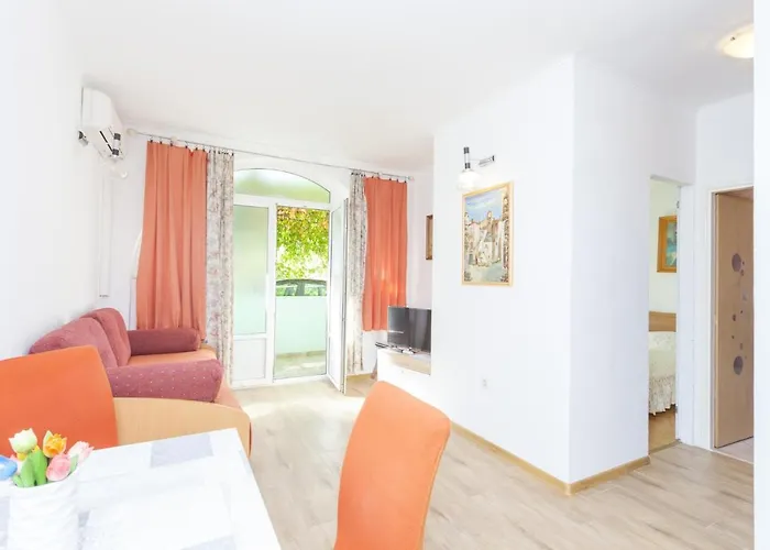 With A Parking Space - 15445