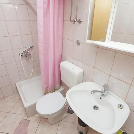 With A Parking Space - 15445 Makarska