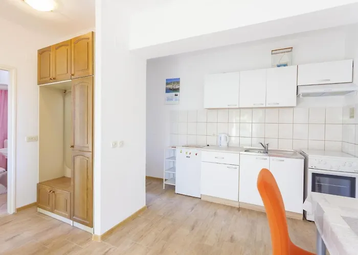 Apartman With A Parking Space - 15445
